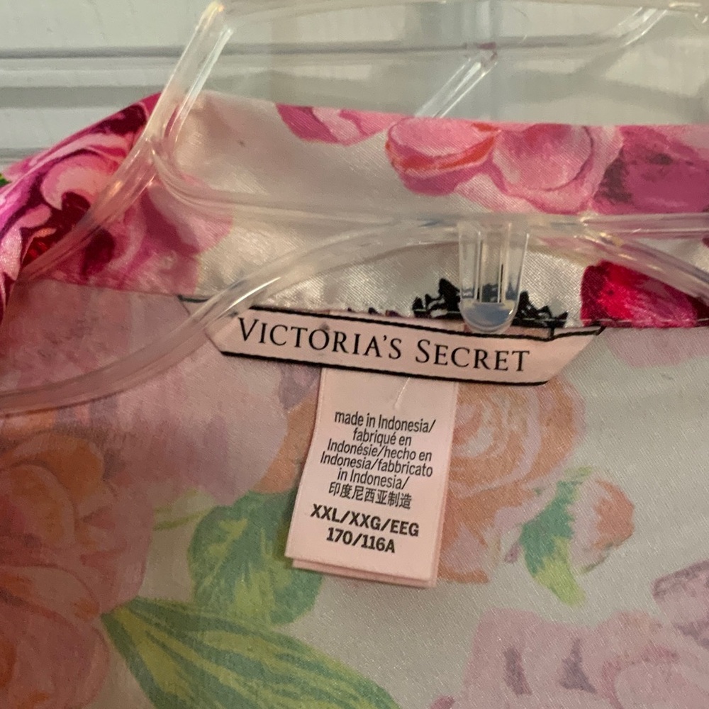 Victoria's Secret Butterfly Floral Shortie Pajamas - Picture 2 of 6